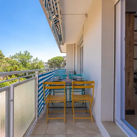 2 - Proche De La Gare Apartment *
