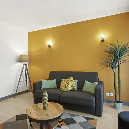 2 - Proche De La Gare Apartment *