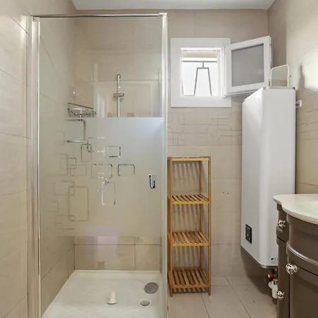Apartment 2 - Proche De La Gare